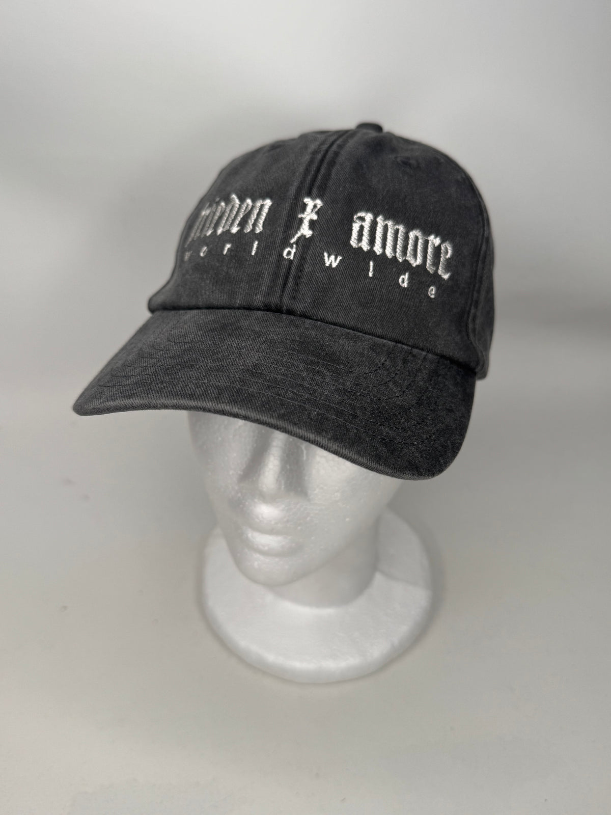 frieden × amore Cap – White on Washed Black